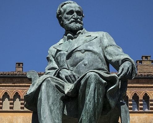 Italienischer Komponist Giuseppe Verdi Statue Busseto • © Copyright - Adobe Italienischer Komponist Giuseppe Verdi Statue Busseto