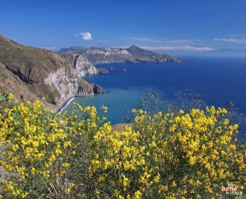 Quattrocchi • m24o Quattrocchi, der bekannteste Aussichtspunkt der Insel Lipari.