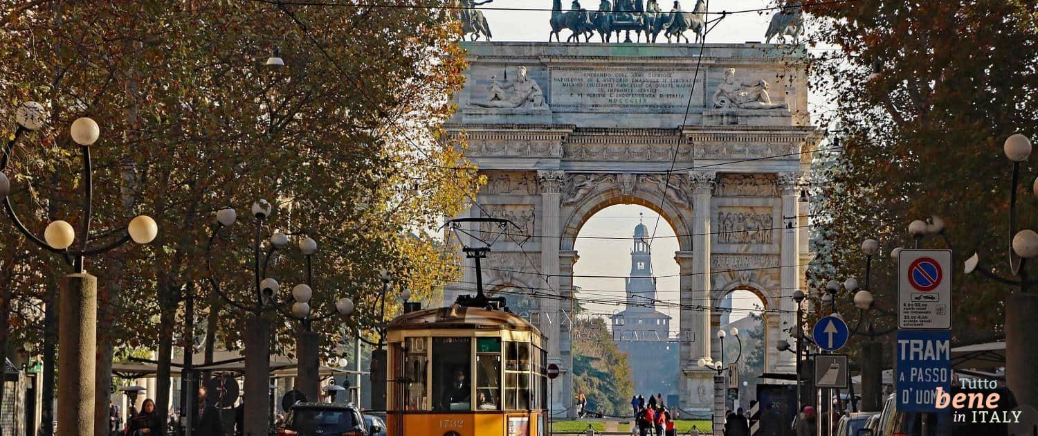 Historic tram at the triumphal arch in Milan Historic Tram at Triumphal Arch, Arco della Pace - Monument