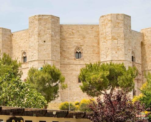 The stone silhouette of Castel del Monte in the hinterland of Andria dominates the entire landscape; according to tradition, it was designed by Frederick II of Swabia himself.