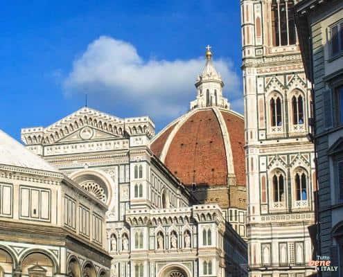 Dom zu Florenz • m24o Der Dom von Florenz gilt als das größte gemauerte Bauwerk der Welt. Mit einer Höhe von 115 Metern ist sie auch heute noch eines der größten Gewölbe der Welt.