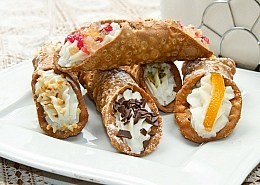 Sizilianische Cannoli, eine köstlich Verführung • adobe Sizilianische Cannoli, die müssen Sie auf Ihrer Sizilien Reise probieren