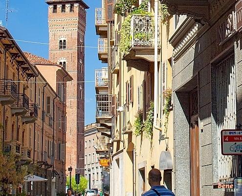 Torre Troiana in Asti, Piemont, Italien • m24o Der Komplex des Palazzo und des prestigeträchtigen Torre dei Troja wurde auf römischem Gelände errichtet.