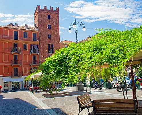 Asti in Piedmont, Torre Guttuari • m24o The Torre Guttuari is located in Piazza Statuto in Asti, Piedmont Italy.