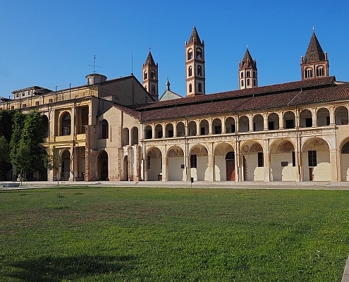 Historisches Zentrum von Vercelli, Piemont, Italien. Es ist eine der ältesten städtischen Stätten in Norditalien. • stock.adobe.com Vercelli, Piemont, Italien