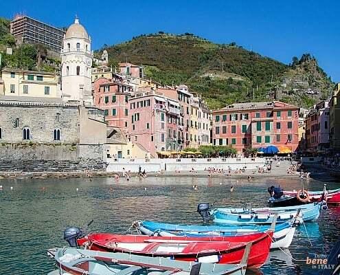 Hafen in Vernazza, Cinque Terre • m24o Hafen von Vernazza in den Cinque Terre in Italien