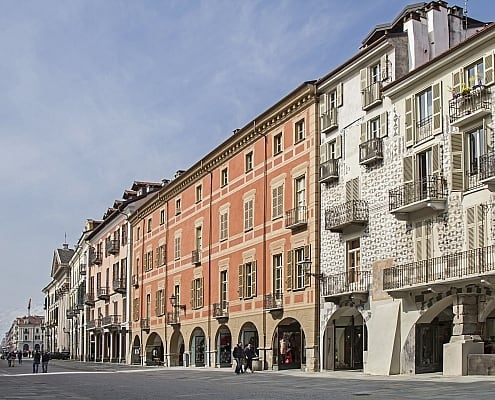 Die Via Roma ist die Hauptschlagader des alten Cuneo