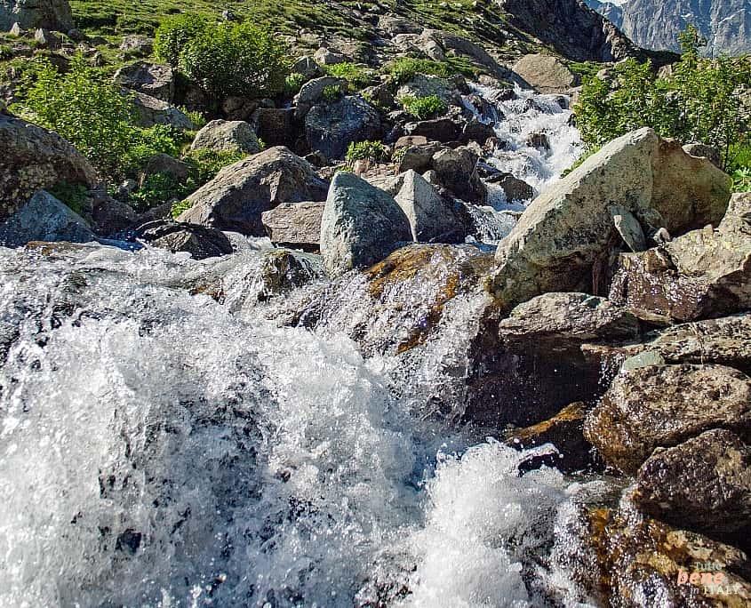 Die Quellen des Flusses Po im italienischen Piemont • m24o In den Tälern des Po speisen zahlreiche Quellen den größten Fluss Italiens
