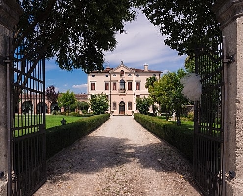 Hochzeitsvilla in Verona, Italien. • ©isaac74 - stock.adobe.com Villa für Hochzeit in Verona in Norditalien