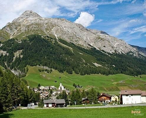 Hiking to Splügen in Switzerland • m24o On the Via Spuluga from Montespluga to Splügen