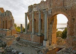 Das antike griechische Theater in Taormina • m24o Das antike griechische Theater in Taormina