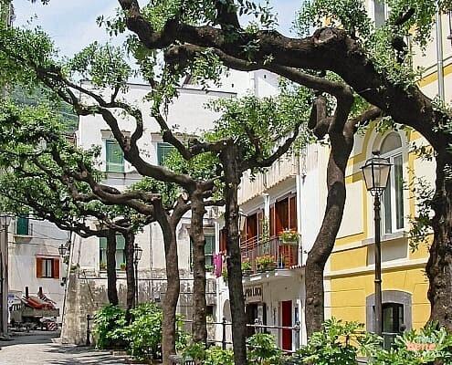 Romantic alley in Minori • m24o Romantic alley in Minori