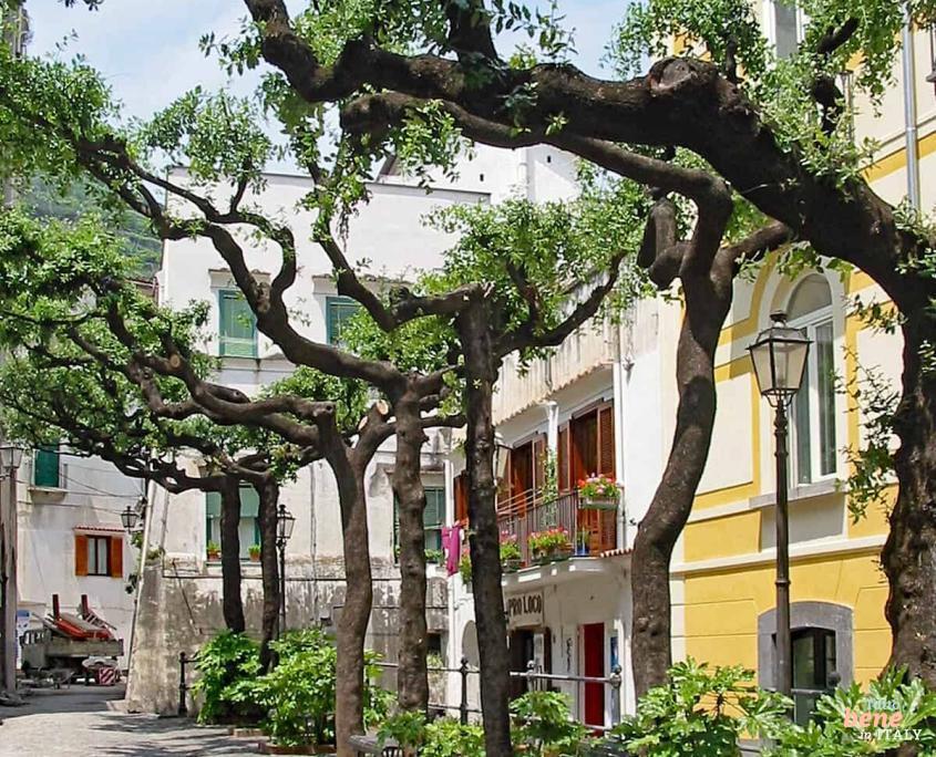 Romantic alley in Minori • m24o Romantic alley in Minori