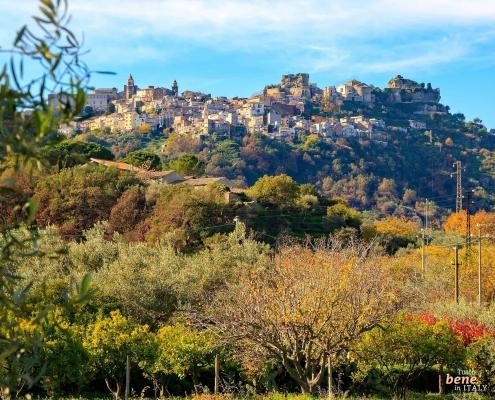 Sizilien für Frauen: Dorf in den Bergen von Sizilien