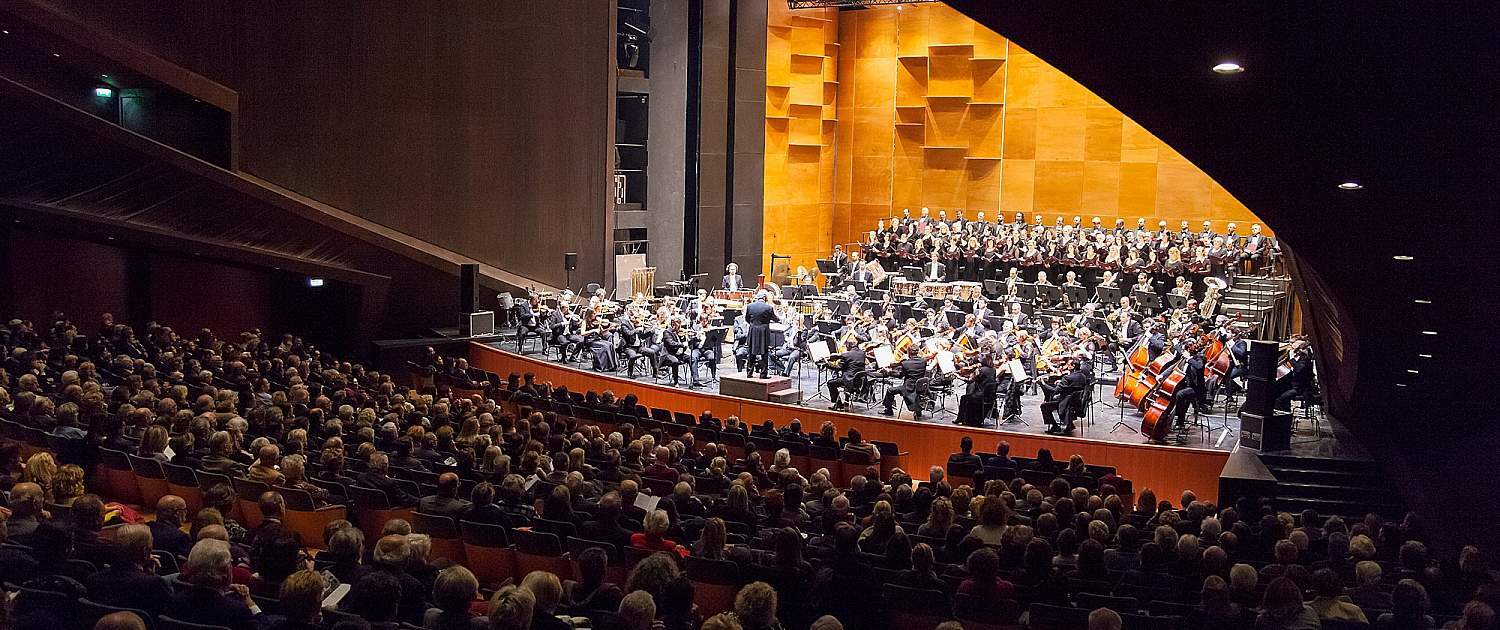 ZUBIN MEHTA am Opernhaus Florenz.