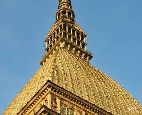 Die Mole Antonelliana ist das Wahrzeichen von Turin. Hier befindet sich das Filmmuseum