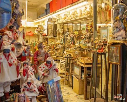 Gliederpuppen für die neapolitanische Weihnachtskrippe • m24o Herstellung und Verkauf von geschnitzten und kunstvoll textilverzierten Gliederpuppen in Neapel