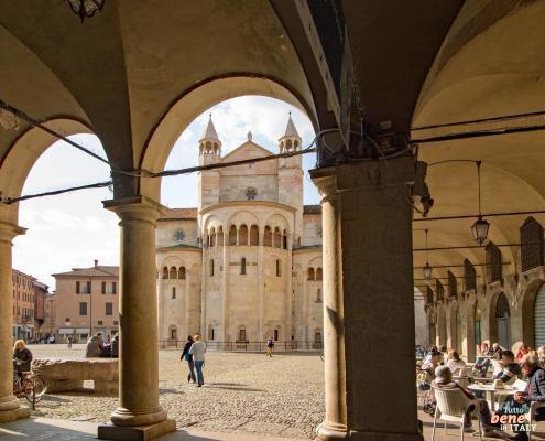 The Cathedral of Modena is a Romanesque-style church and is one of the most important monuments in Emilia-Romagna.
