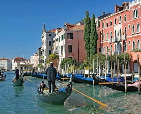 Romantisches Eheversprechen oder Heiratsantrag in Venedig