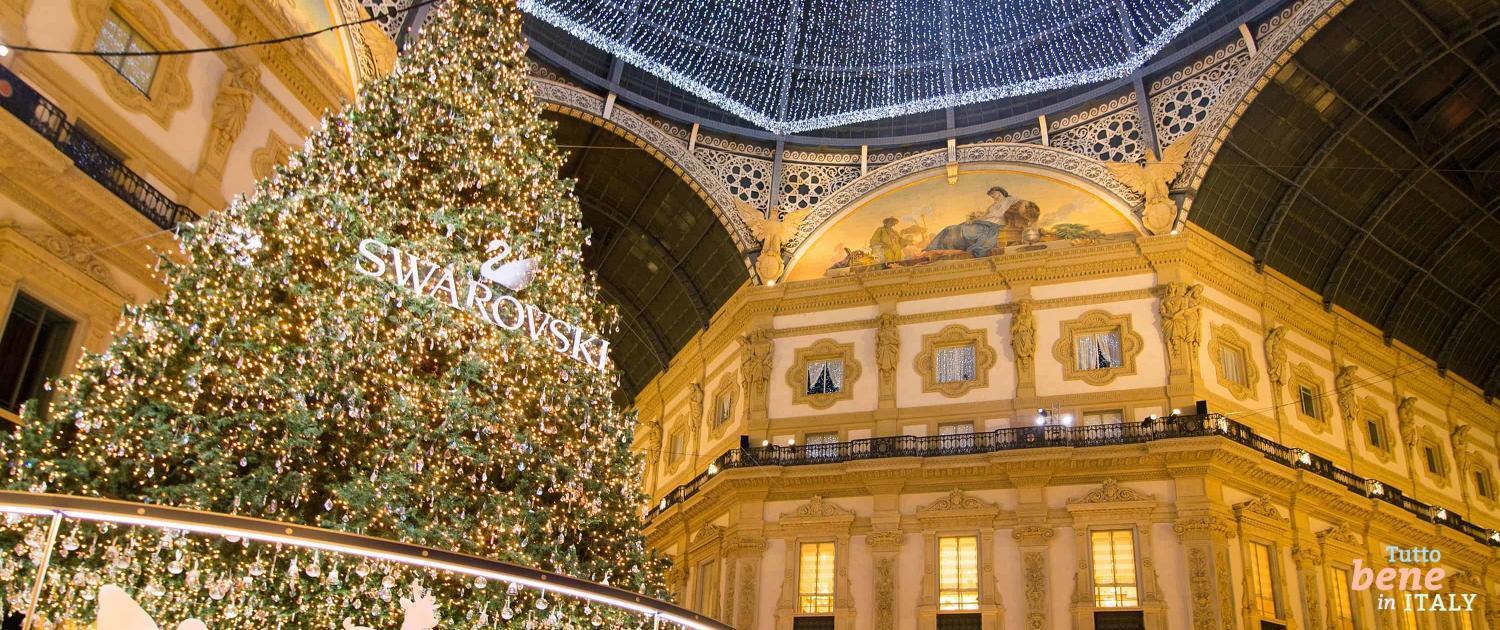 Galleria Vittorio Emanuele Mailand zu Weihnachten Swarovski-Weihnachtsbaum in der Galleria Vittorio Emanuele in Mailand