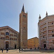Parma - Piazza del Duomo • m24o Domplatz in Parma mit Kathedrale, Baptisterium und Glockenturm
