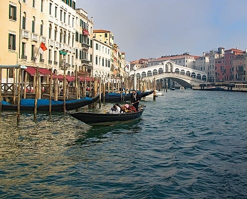 The famous Rialto Bridge at the Canal Grande in Venice, Italy