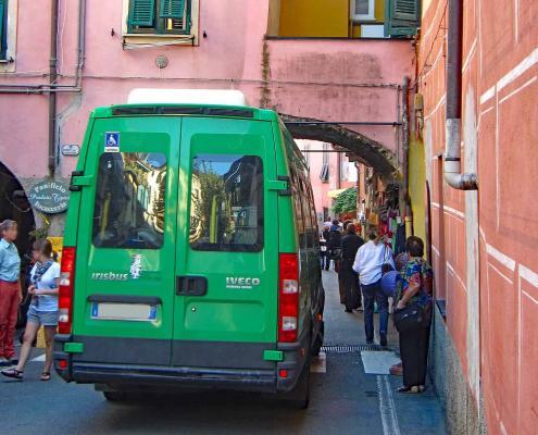 Umweltfreundlicher Bus in den Cinque Terre