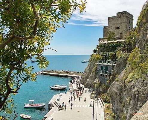 Monterosso al Mare, Hafen • m24o Festung von Monterosso al Mare in den Cinque Terre, Italien