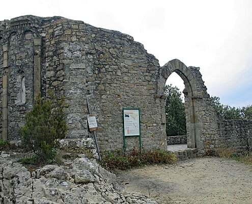Punta Mesco mit den Ruinen der Kirche Sant Antonio