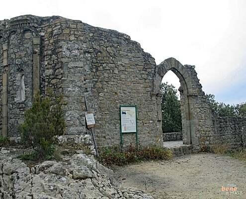 Punta Mesco mit den Ruinen der Kirche Sant Antonio • m24o Punta Mesco mit den Ruinen der Kirche Sant Antonio