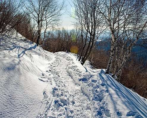 Wandern im Comer See Monte Bolettone zum Monte Palanzone im Winter