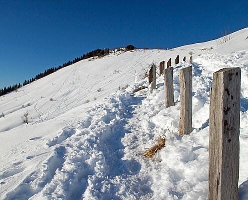 Wandern im Winter am Comer See von der Alpe del Viceré nach Monte Bolettone und Monte Palanzone