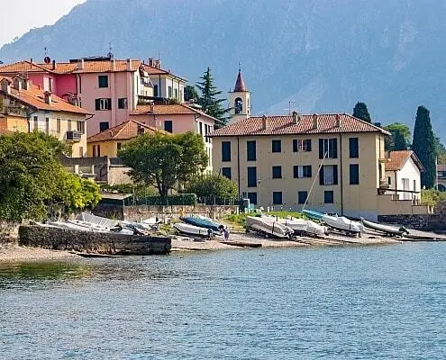 Touren und Bootsfahrten auf dem Comer See, Abbadia Lariana in der Lombardei