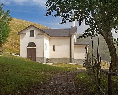 Kapelle am Monte Antola zwischen Piemont und Ligurien