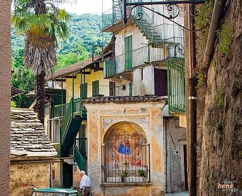 Lago Maggiore Baveno, laocation Romanico • m24o Baveno, location Romanico. Littel village at the Maggiore Lake in Italy