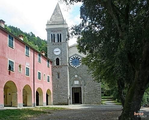 Wallfahrtskirche Soviore oberhalb von Monterosso al Mare, Wandern in den Cinque Terre • m24o Wallfahrtskirche Soviore oberhalb von Monterosso al Mare, Wandern in den Cinque Terre