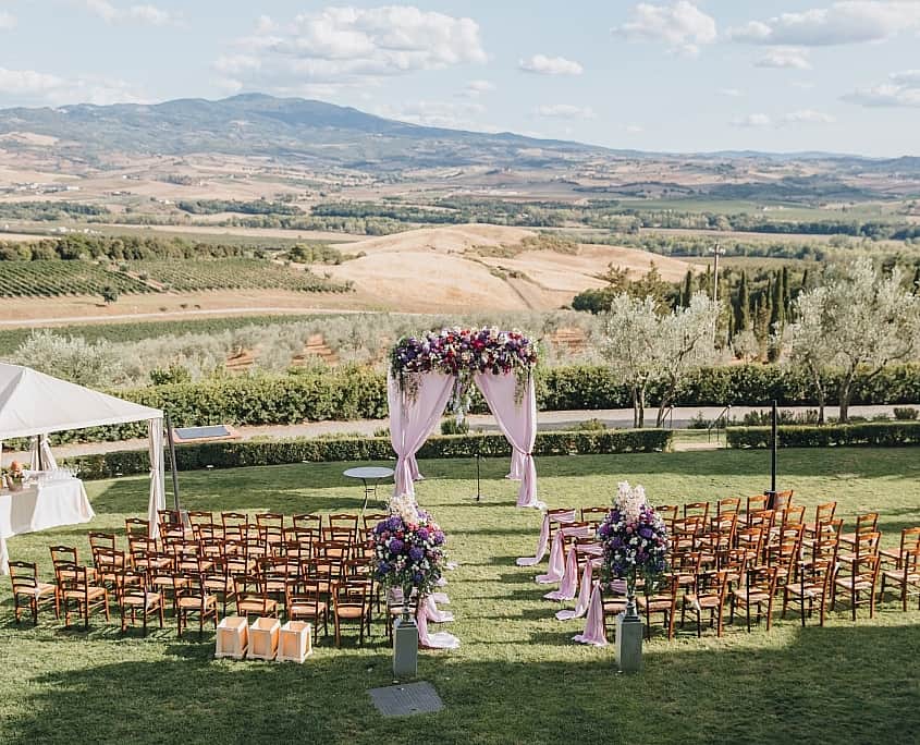 Wedding ceremony on the hillside in Tuscany in Italy.