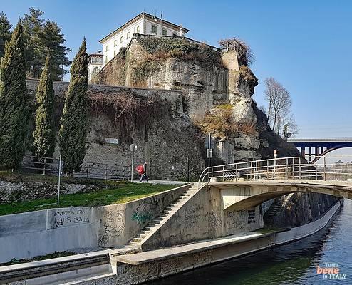 Trezzo am Fluss Adda