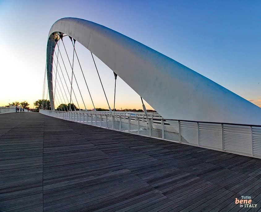 Alessandria Bridge Meier over the Tanaro River • m24o Bridge Meier in Alessandria over the Tanaro River, Piedmont in Italy