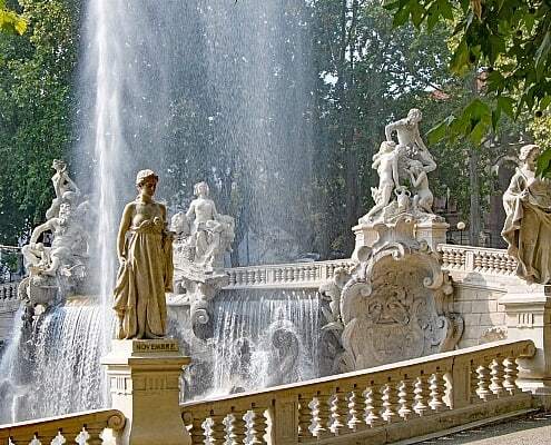 Valentino Park Turin, Fountain of the Twelve Months, Fontana dei dodici mesi