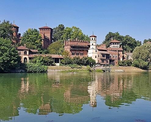 Turin im Piemont, Valentino Park mit mittelalterlichem Dorf