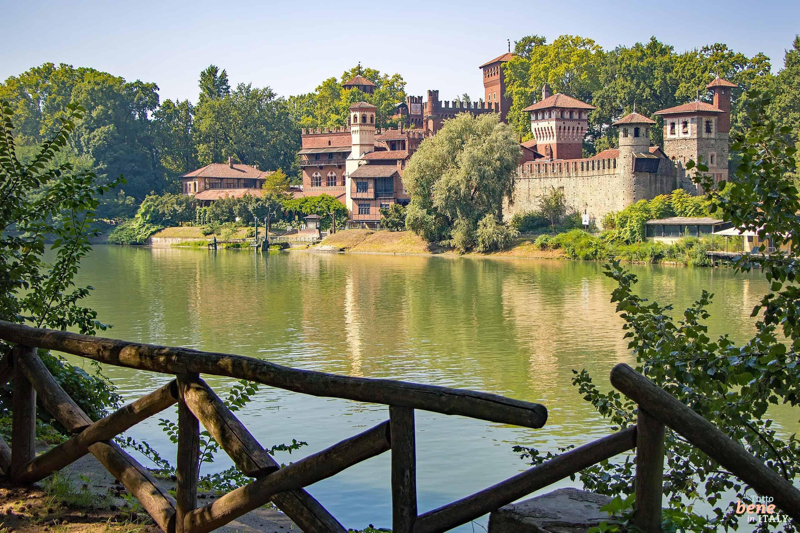 Valentino Park Turin mit mittelalterlichen Dorf Parco Valentino