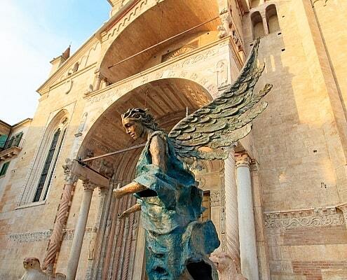 The angel in front of the Verona Cathedral