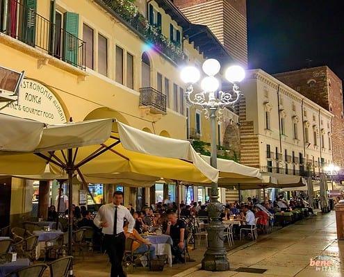 Piazza delle Erbe mit dem Lamberti-Turm • m24o Piazza delle Erbe mit dem Lamberti-Turm