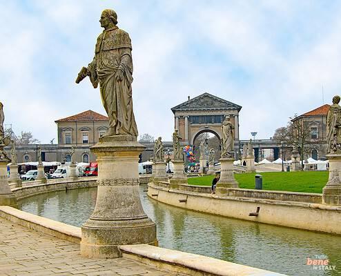 Padova in the Veneto Region, Prato della Valle • m24o Padova in the Veneto Region, Prato della Valle