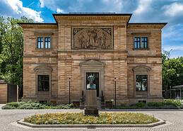 Außenansicht der Wahnfried-Villa von Wagner in Bayreuth