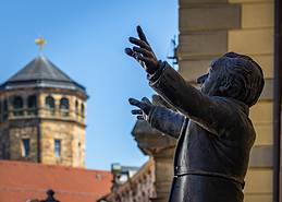 Richard Wagner conducts the Bayreuth Festival • Dirk E. Ellmer - adobe photo stock Richard Wagner dirigiert die Bayreuther Festspiele