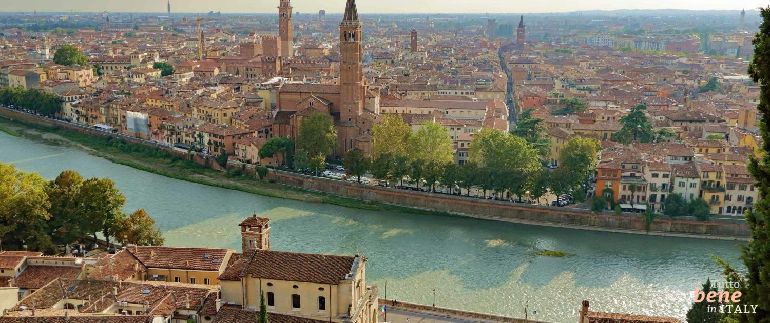 Ufer des Flusses Etsch in Verona
